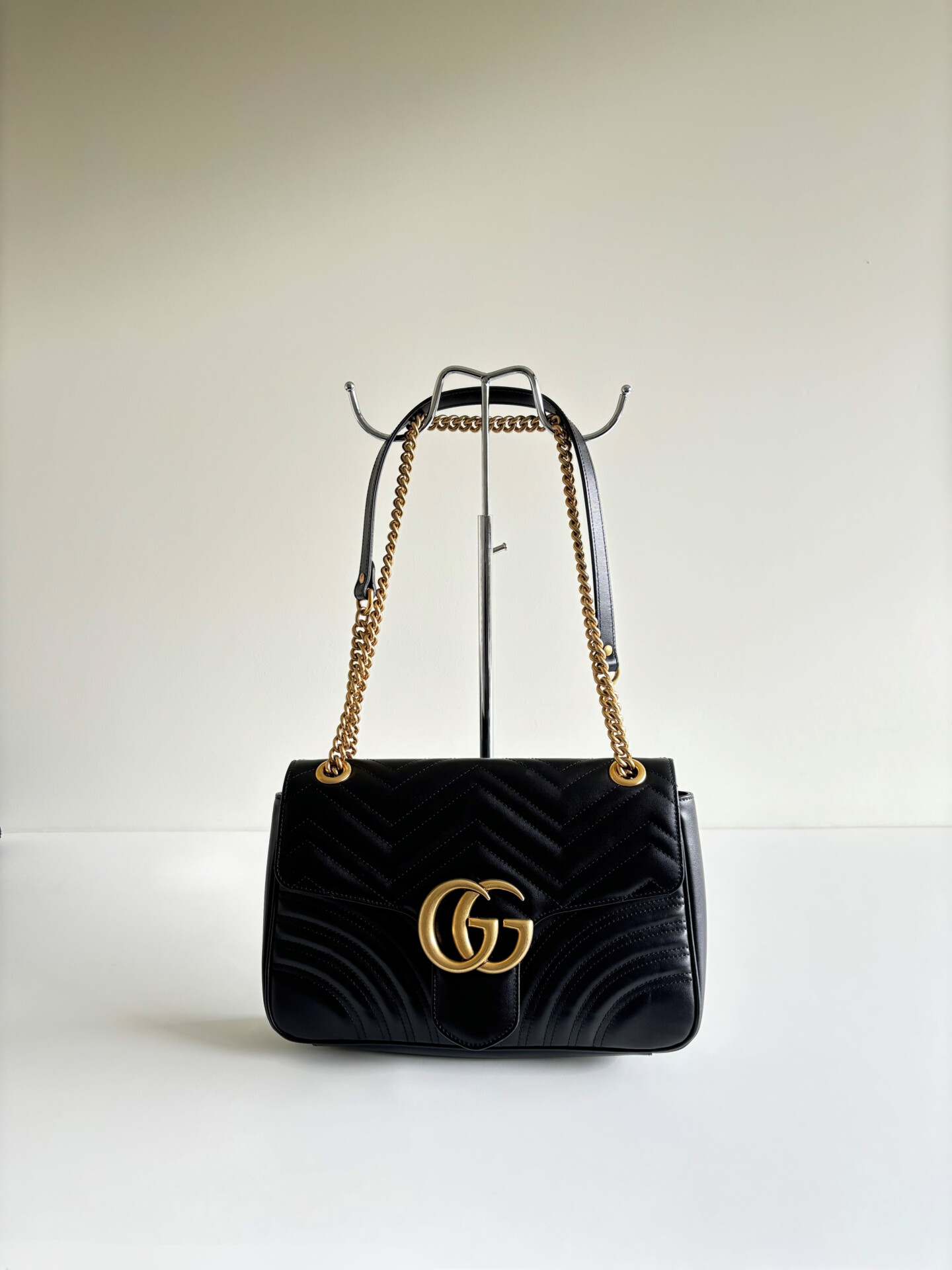 Gucci GG Marmont Medium Matelassé shoulder bag