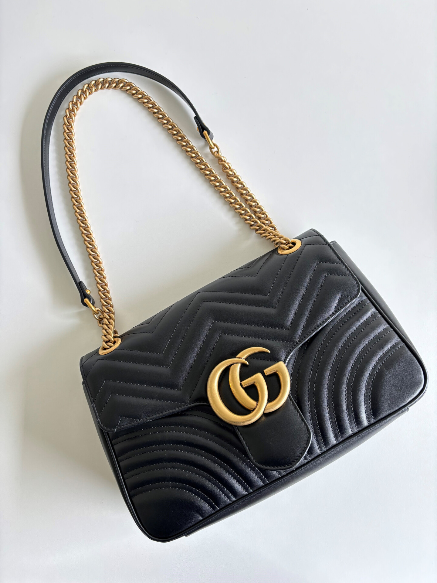 Gucci GG Marmont Medium Matelassé shoulder bag