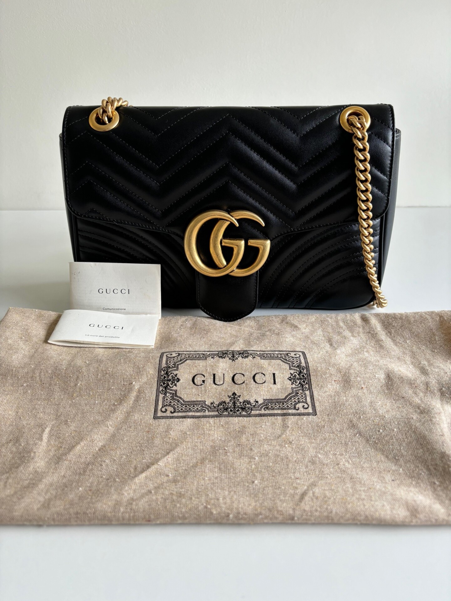 Gucci GG Marmont Medium Matelassé shoulder bag