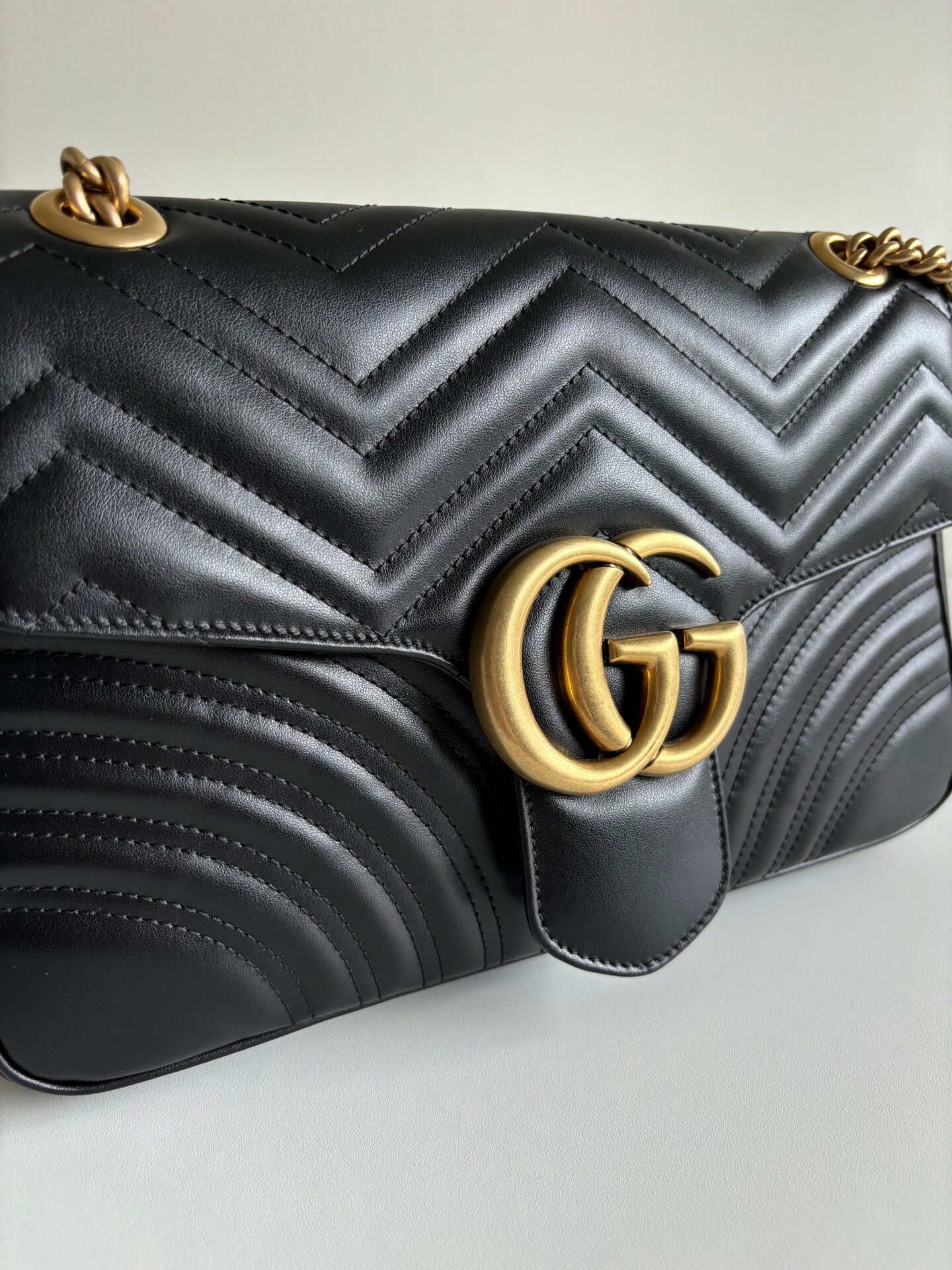 Gucci GG Marmont Medium Matelassé shoulder bag