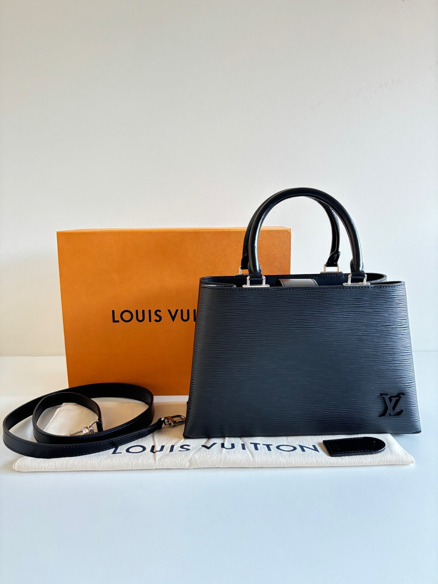 Louis Vuitton Kleber PM in epi leder