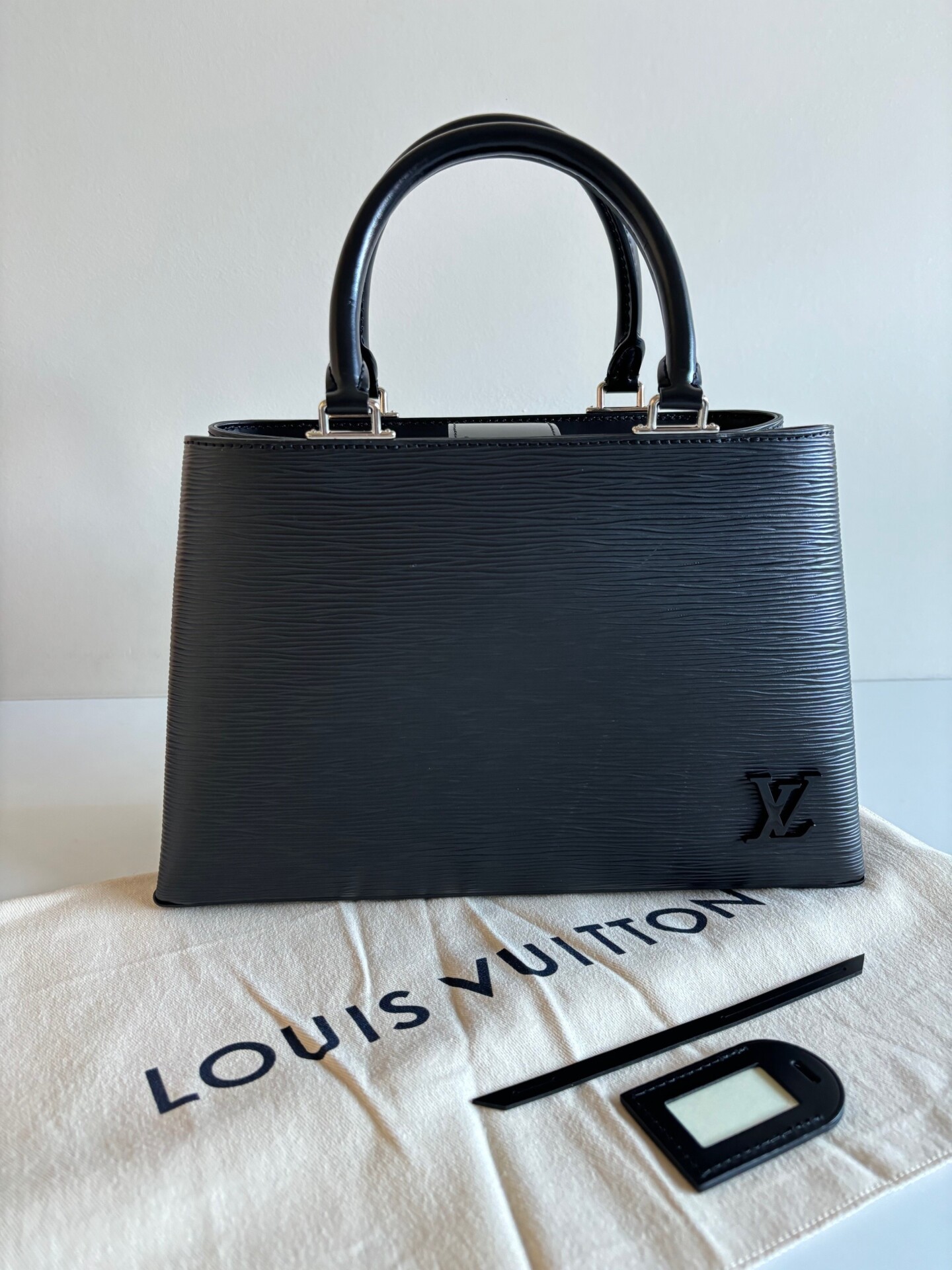 Louis Vuitton Kleber PM in epi leder