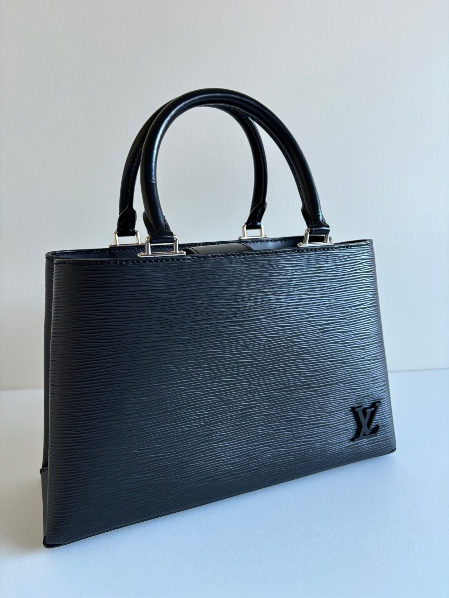 Louis Vuitton Kleber PM in epi leder