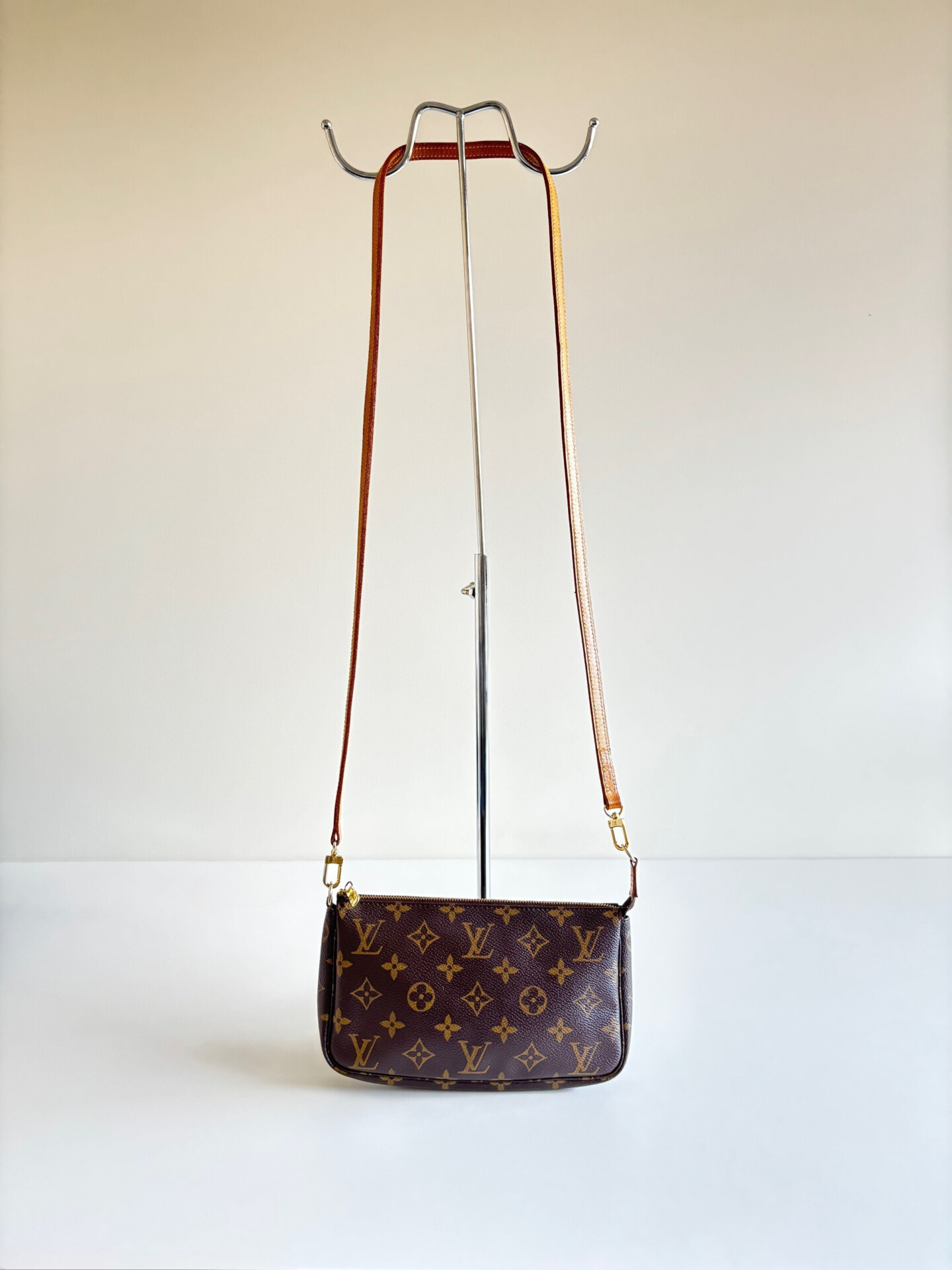 Louis Vuitton Pochette crossbody