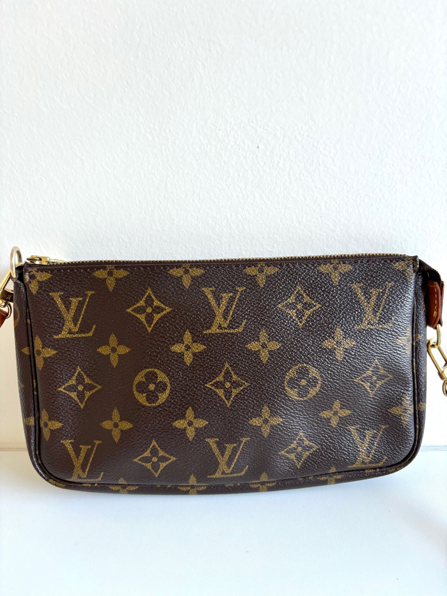 Louis Vuitton Pochette crossbody