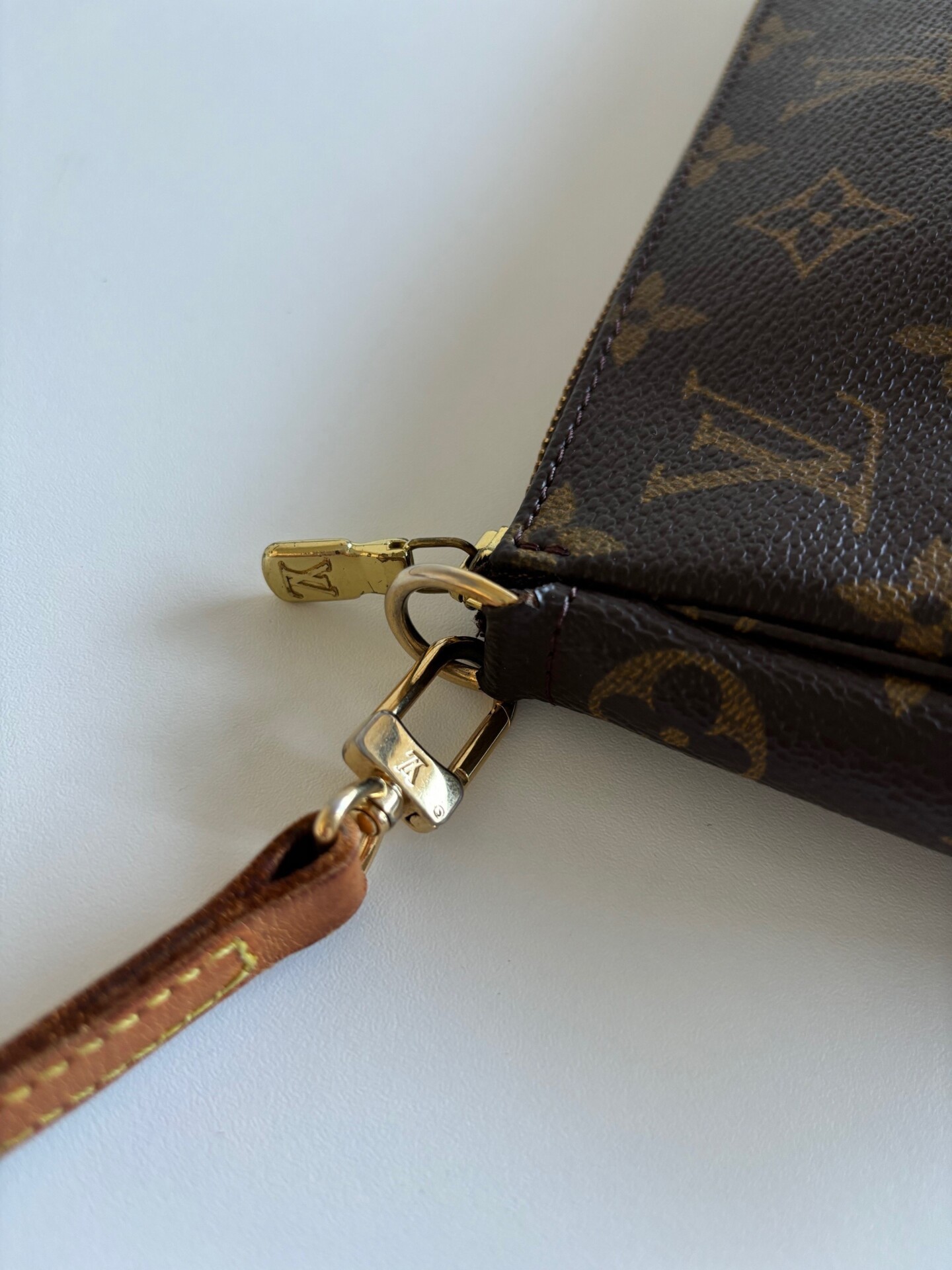 Louis Vuitton Pochette crossbody