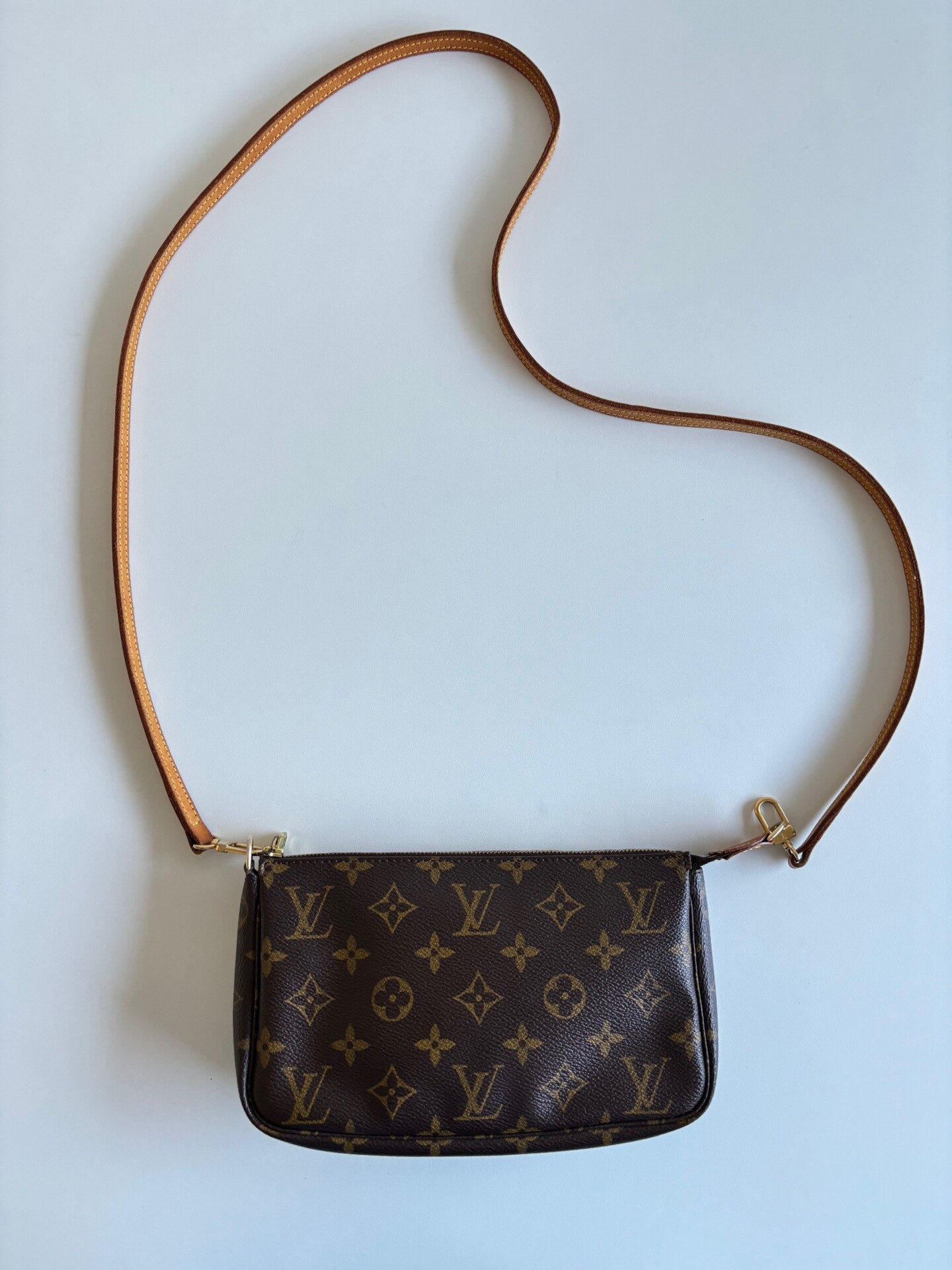 Louis Vuitton Pochette crossbody